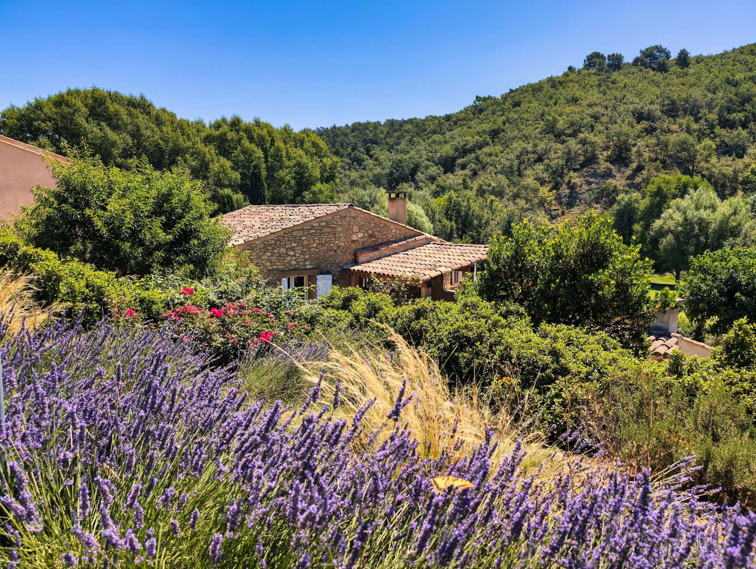 Votre petit village confidentiel en Provence