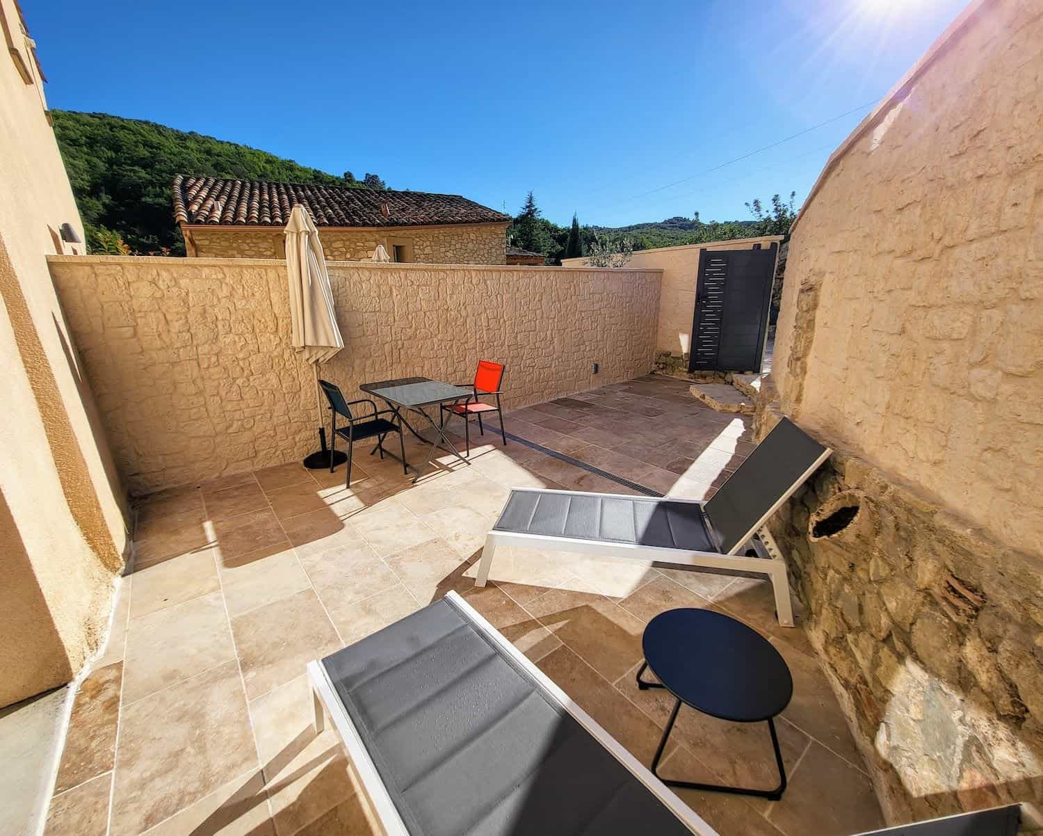 Hôtel Domaine Ribiera — chambre du Domaine Ribiera, vue jardin