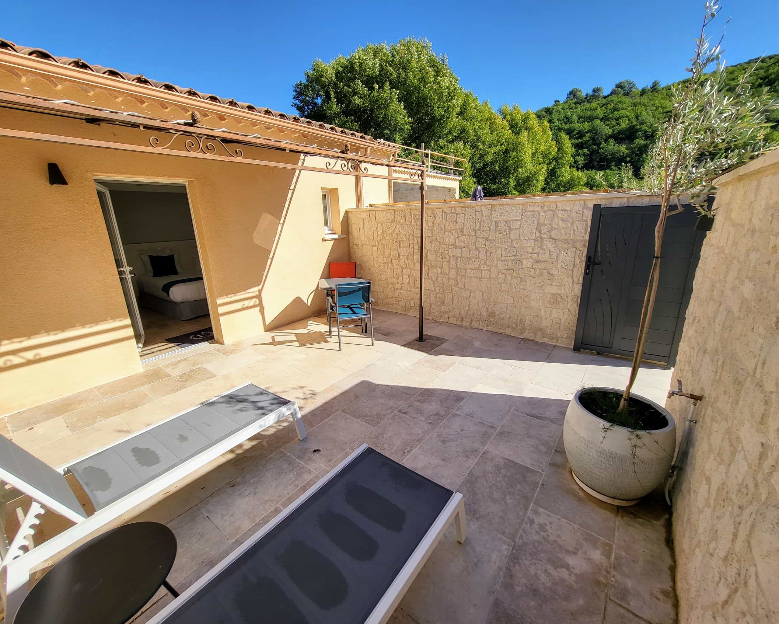 Hôtel Domaine Ribiera — chambre du Domaine Ribiera, vue jardin